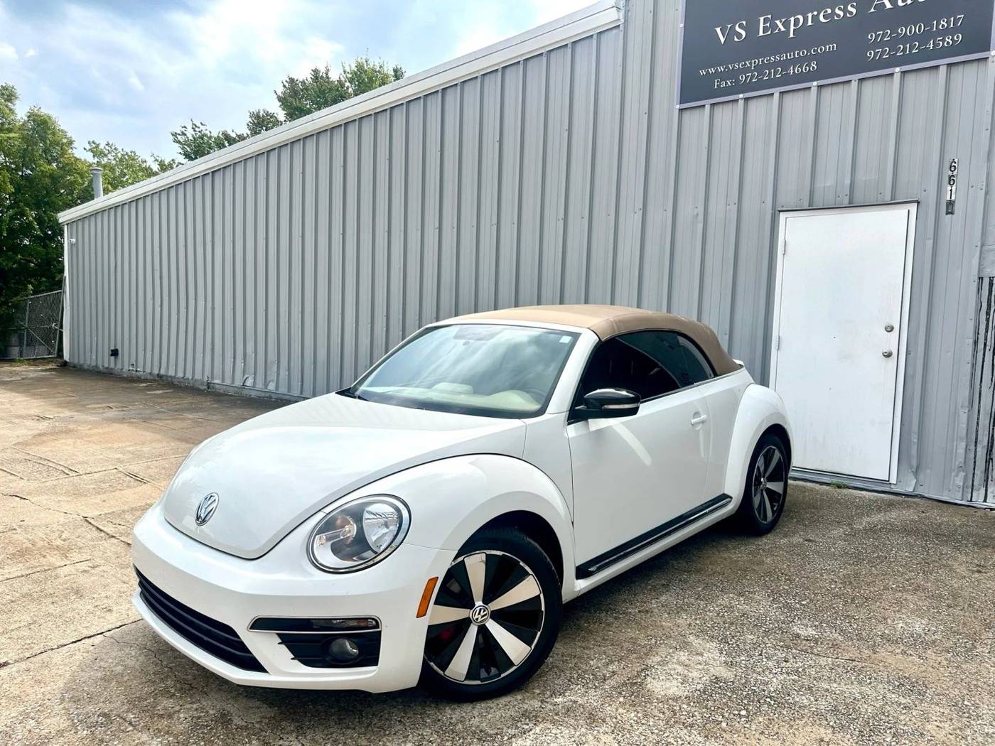 2013 Volkswagen Beetle Turbo — Convertible — 77,250 mi — SACHSE, TX