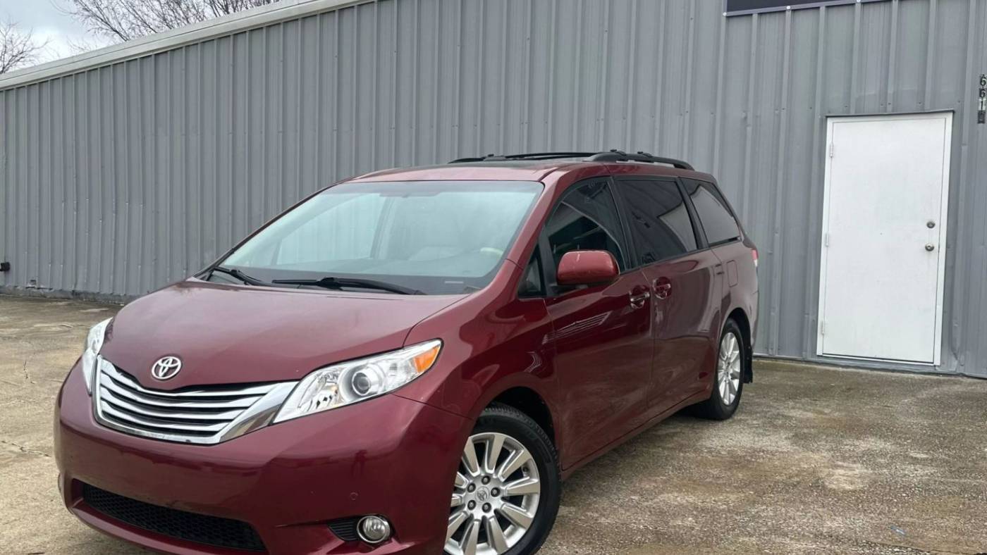 2011 Toyota Sienna Limited — Minivan — 269,303 mi — SACHSE, TX