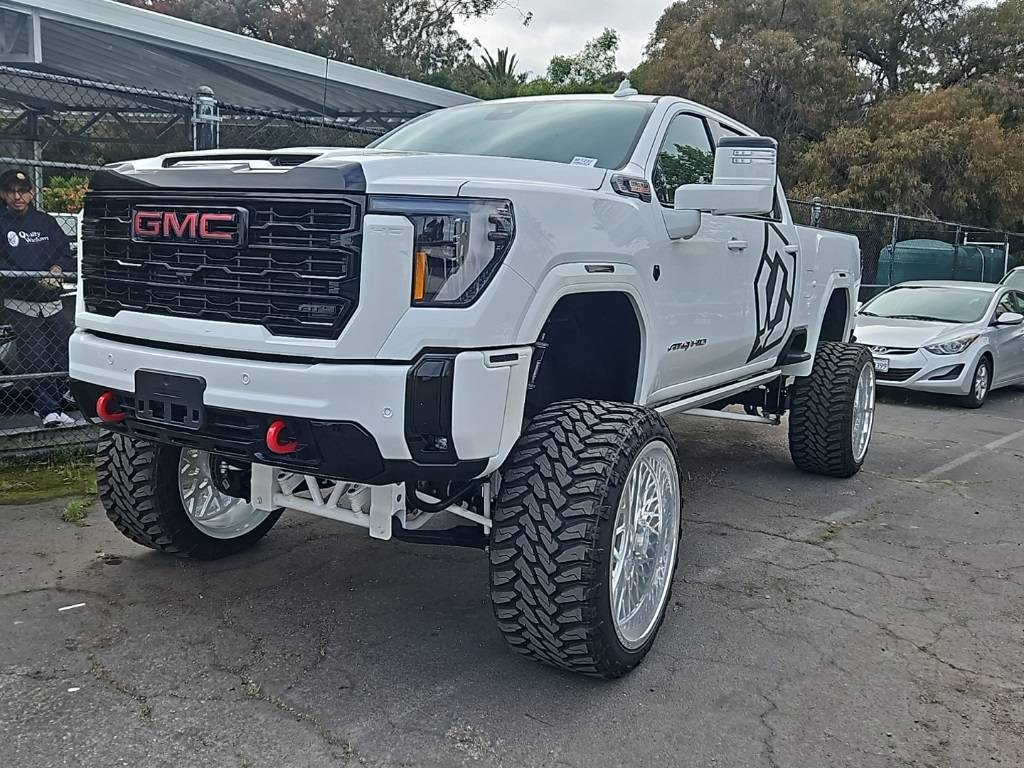 2024 GMC Sierra 2500HD AT4 — Pickup Truck — 5,971 mi — Santa Barbara, CA