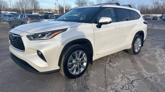 2023 Toyota Highlander Hybrid Limited — SUV — 11,194 mi — Grand Blanc, MI