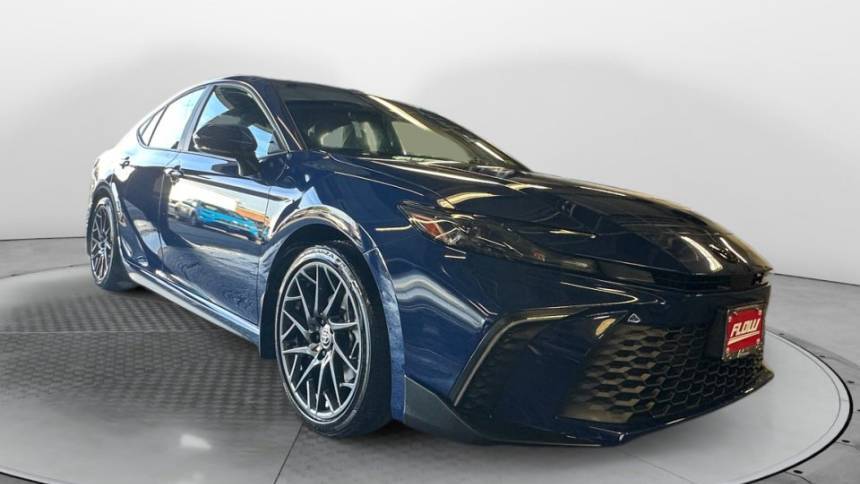 2025 Toyota Camry SE — Sedan — 1,792 mi — Charlottesville, VA