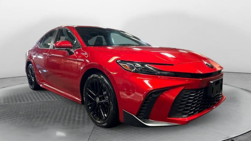 2025 Toyota Camry SE — Sedan — 1,858 mi — Charlottesville, VA