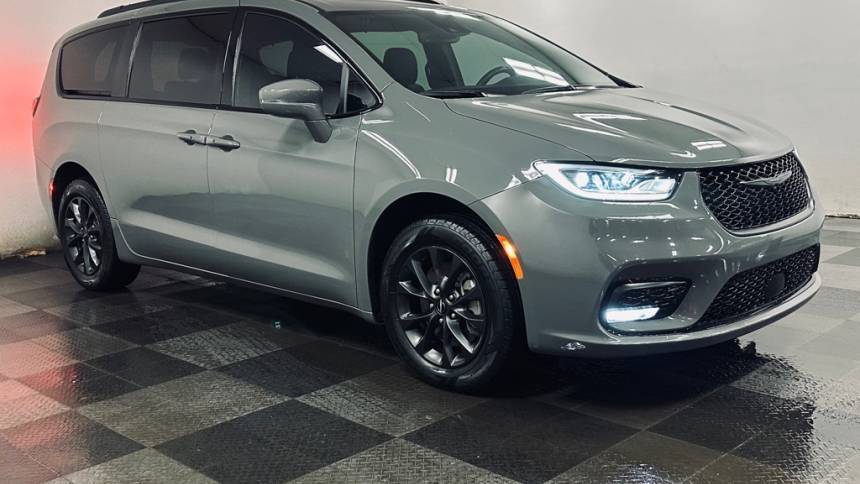 2021 Chrysler Pacifica Touring L — Minivan — 81,254 mi — Parma Heights, OH