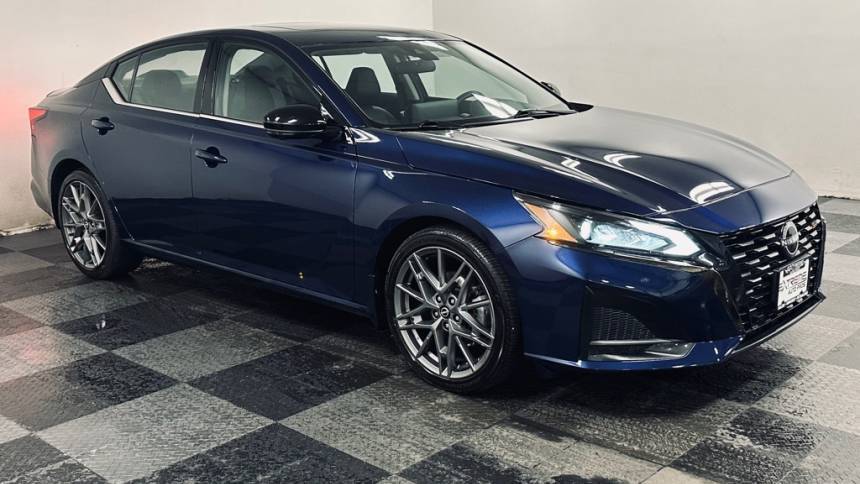 2023 Nissan Altima SR — Sedan — 12,682 mi — Parma Heights, OH