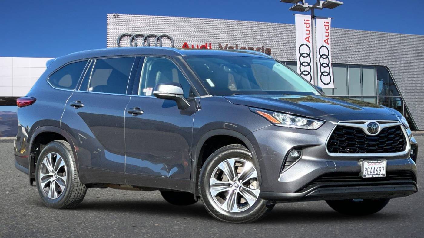 2020 Toyota Highlander XLE — SUV — 94,216 mi — Valencia, CA