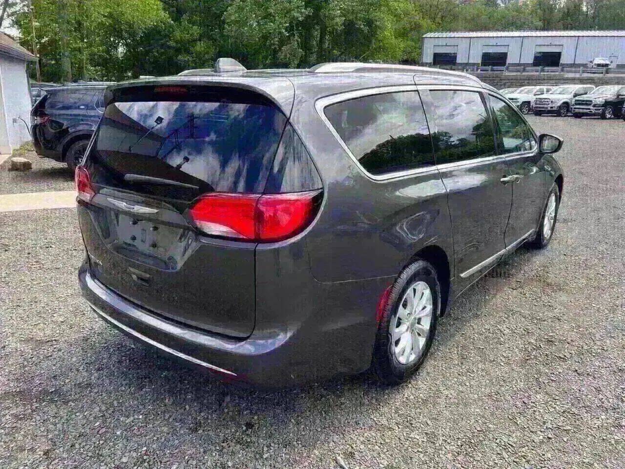 2019 Chrysler Pacifica Touring L — Minivan — 140,283 mi — Feasterville Trevose, PA