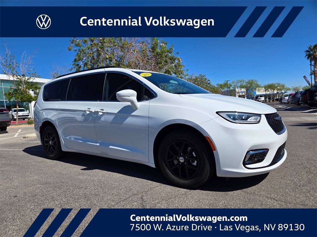 2022 Chrysler Pacifica Touring L — Minivan — 18,516 mi — Las Vegas, NV