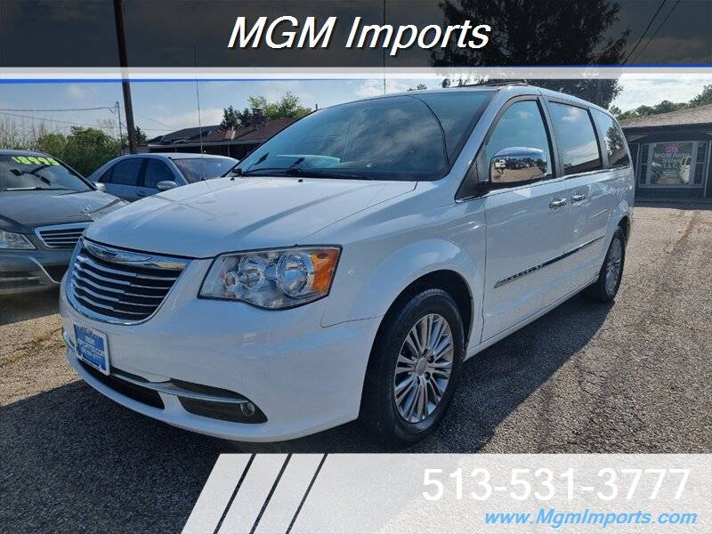 2014 Chrysler Town & Country Touring-L — Minivan — 151,682 mi — Cincinnati, OH