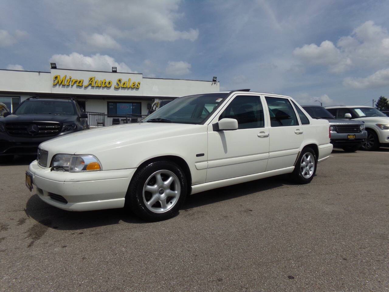 1998 Volvo S70 Standard — Sedan — 70,700 mi — Cincinnati, OH