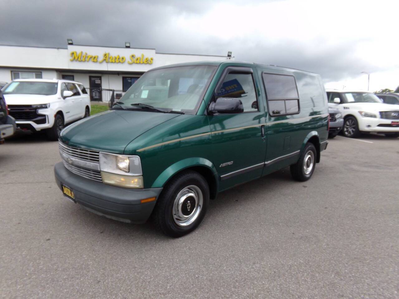1998 Chevrolet Astro Cargo Van Base — Cargo Van — 113,465 mi — Cincinnati, OH