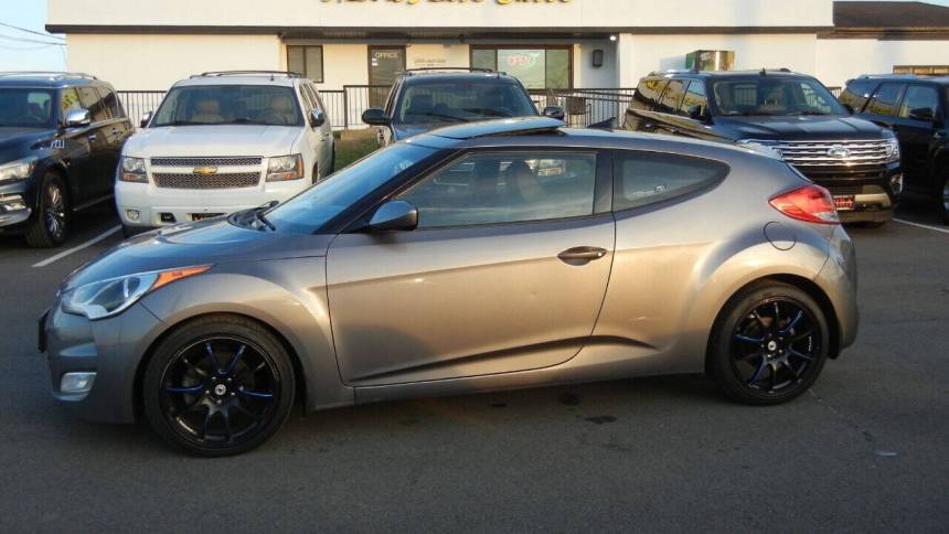 2013 Hyundai Veloster Base — Hatchback — 142,065 mi — Cincinnati, OH