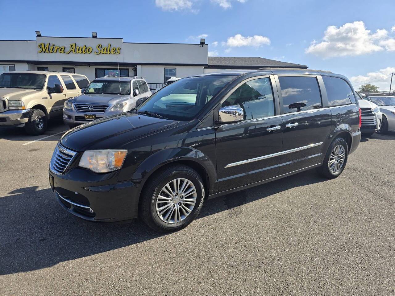 2014 Chrysler Town & Country Touring-L — Minivan — 82,315 mi — Cincinnati, OH