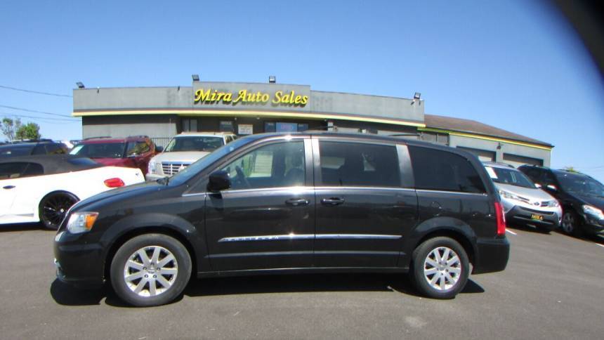 2015 Chrysler Town & Country Touring — Minivan — 124,821 mi — Cincinnati, OH