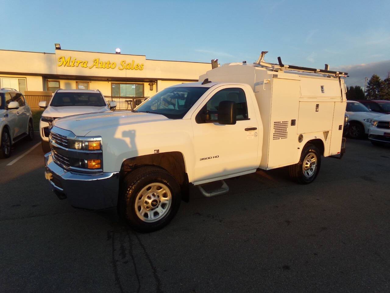 2015 Chevrolet Silverado 3500HD WT — Pickup Truck — 113,793 mi — Cincinnati, OH