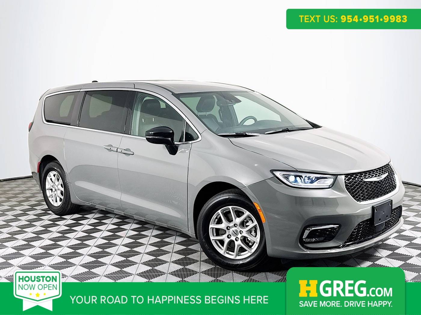 2025 Chrysler Pacifica Select — Minivan — 10,488 mi — Houston, TX