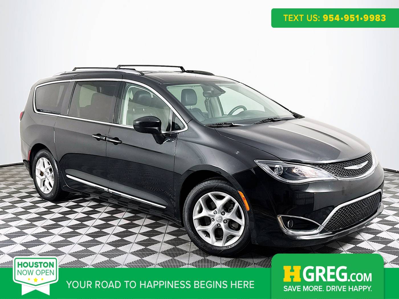 2018 Chrysler Pacifica Touring L — Minivan — 53,220 mi — Houston, TX