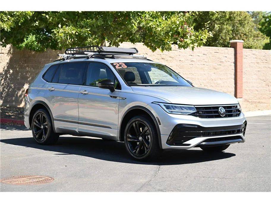 2023 Volkswagen Tiguan SE R-Line Black — SUV — 17,326 mi — Sacramento, CA