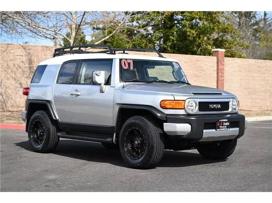 2007 Toyota FJ Cruiser Base — SUV — 163,474 mi — Sacramento, CA