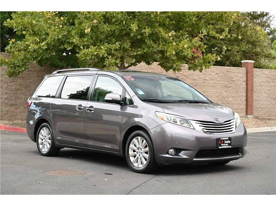 2015 Toyota Sienna Limited — Minivan — 106,411 mi — Sacramento, CA