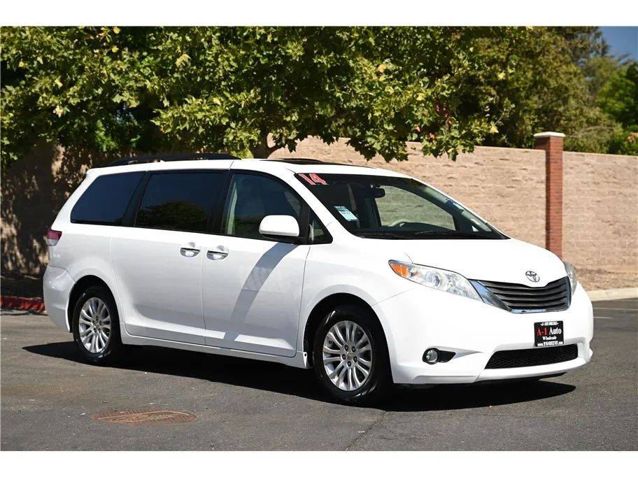 2014 Toyota Sienna Limited — Minivan — 117,940 mi — Sacramento, CA
