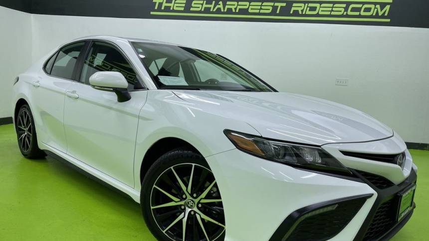 2024 Toyota Camry SE — Sedan — 32,055 mi — Englewood, CO