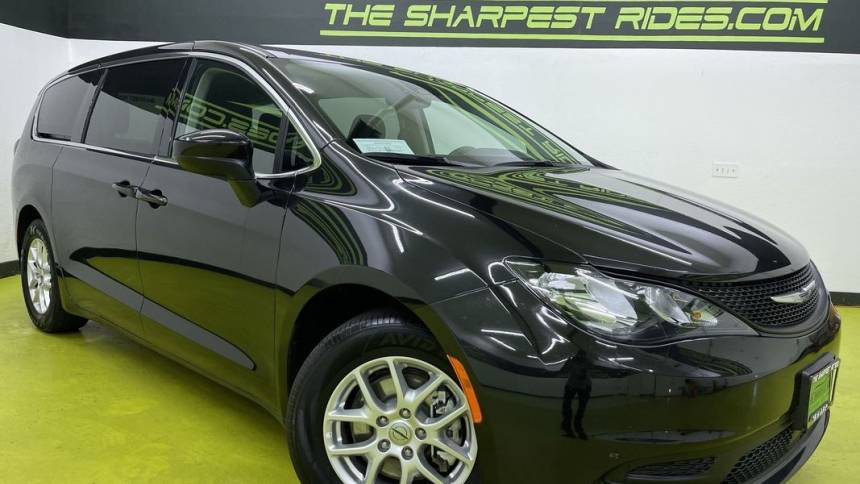 2023 Chrysler Voyager LX — Minivan — 59,083 mi — Englewood, CO