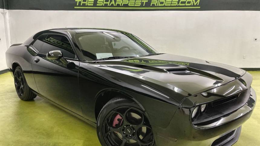 2018 Dodge Challenger SXT Plus — Coupe — 128,932 mi — Englewood, CO