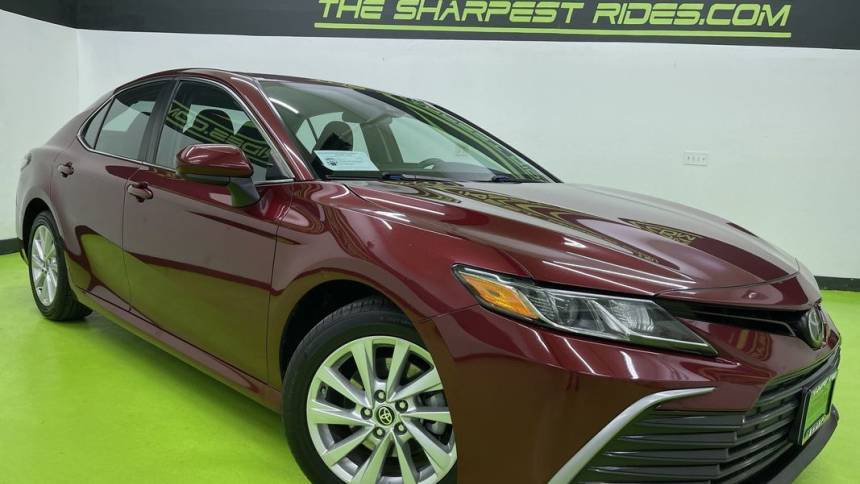 2021 Toyota Camry LE — Sedan — 118,125 mi — Englewood, CO