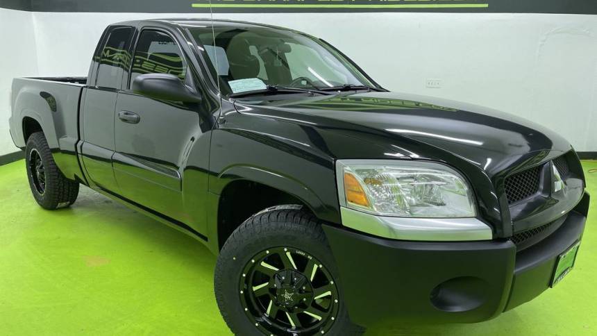 2008 Mitsubishi Raider LS