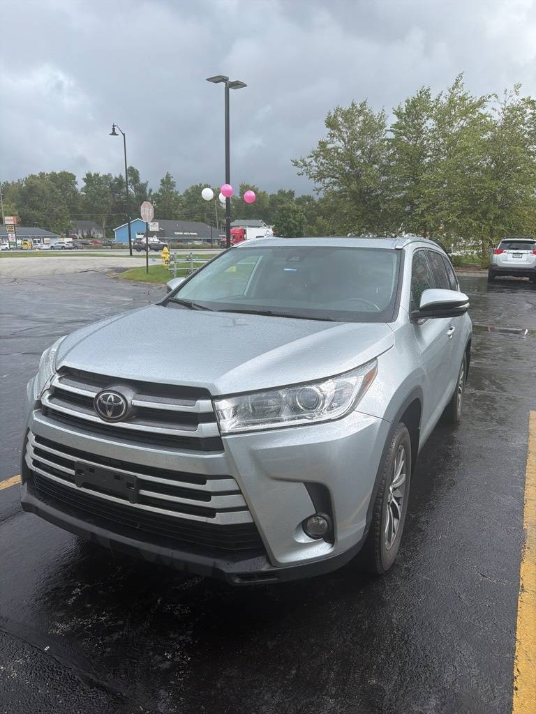 2019 Toyota Highlander XLE — SUV — 136,285 mi — VALPARAISO, IN