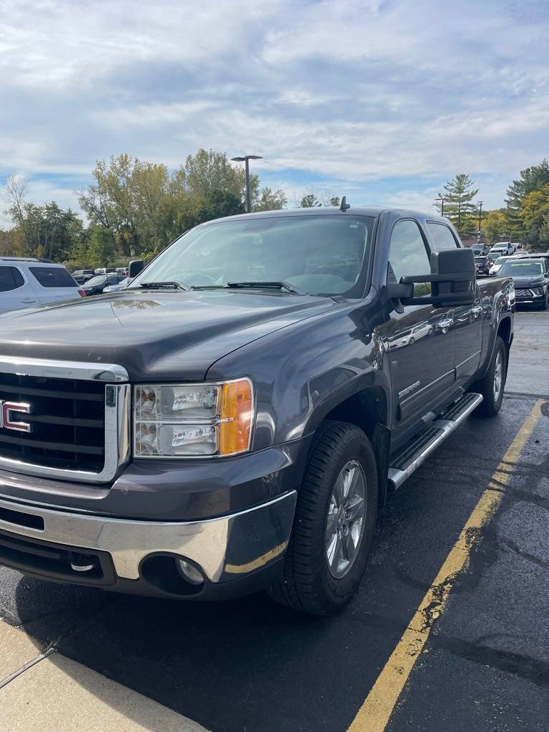 2011 GMC Sierra 1500 SLE — Pickup Truck — 140,083 mi — VALPARAISO, IN