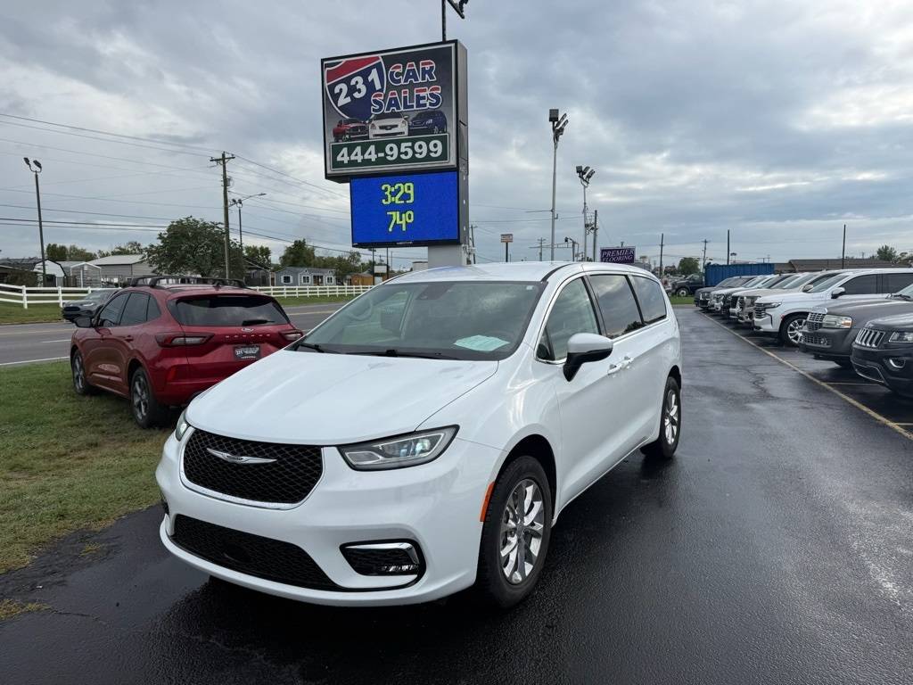 2023 Chrysler Pacifica Touring L — Minivan — 22,925 mi — Lebanon, TN
