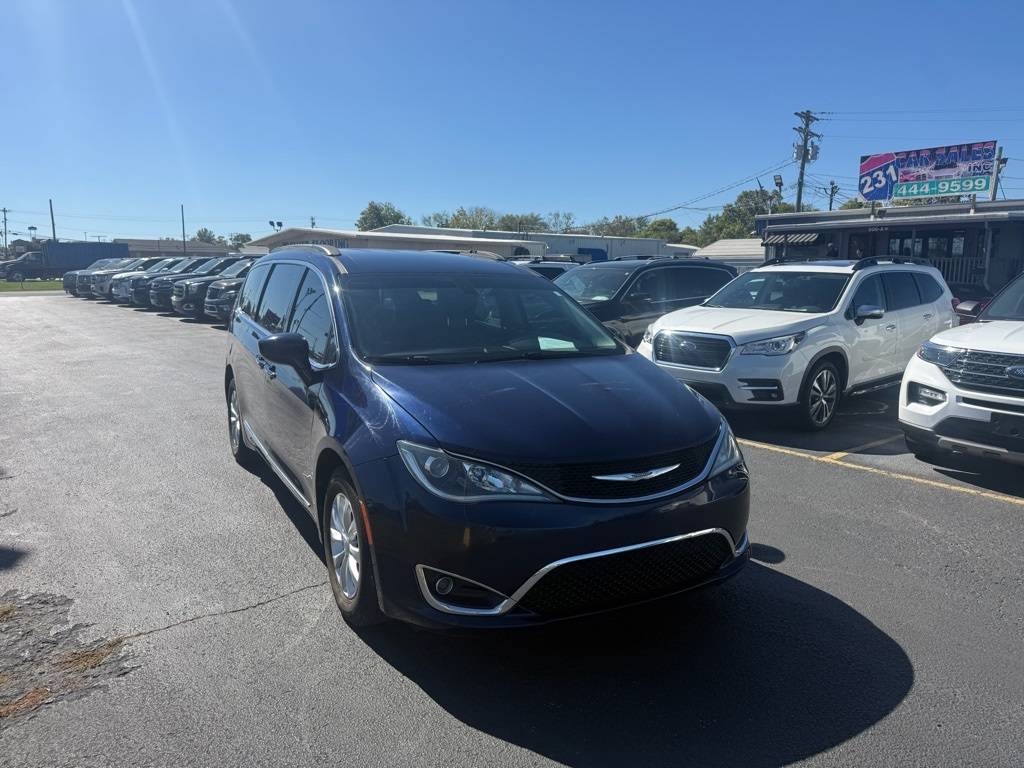 2017 Chrysler Pacifica Touring L — Minivan — 158,664 mi — Lebanon, TN