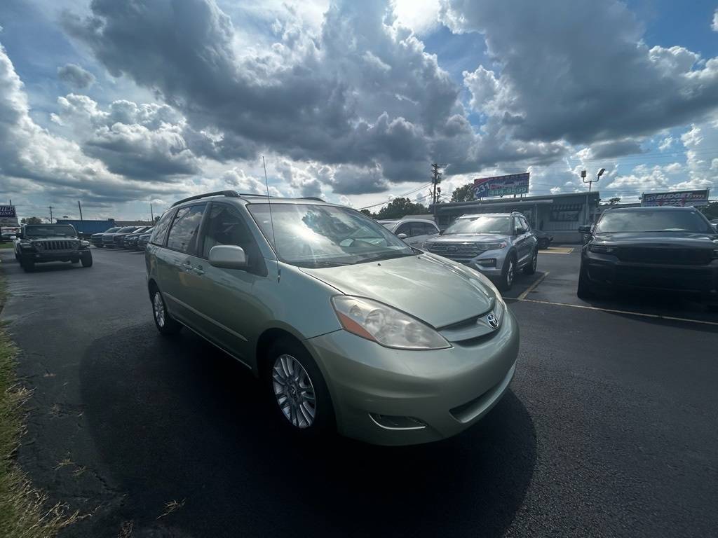 2008 Toyota Sienna XLE — Minivan — 240,796 mi — Lebanon, TN