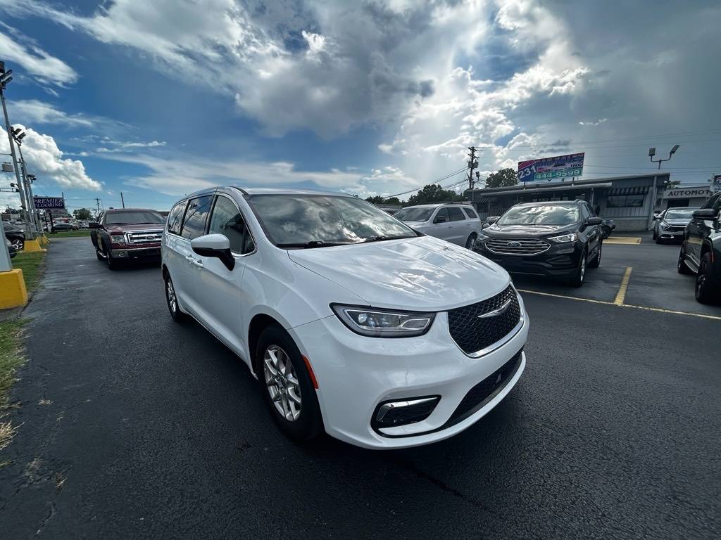 2023 Chrysler Pacifica Touring L — Minivan — 66,757 mi — Lebanon, TN