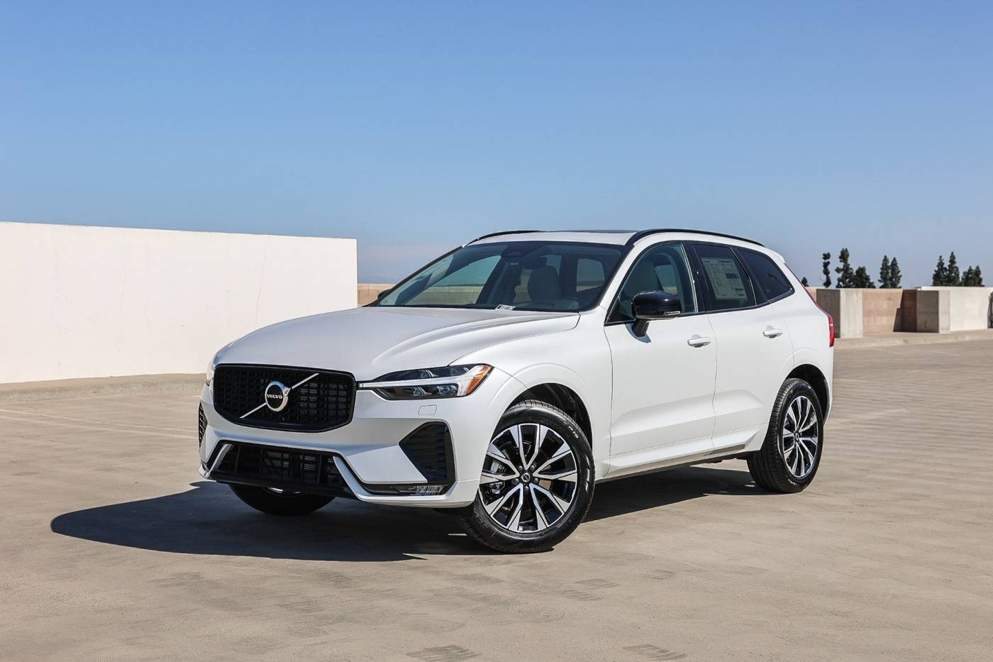 2025 Volvo XC60 Core — SUV — 15 mi — Fresno, CA