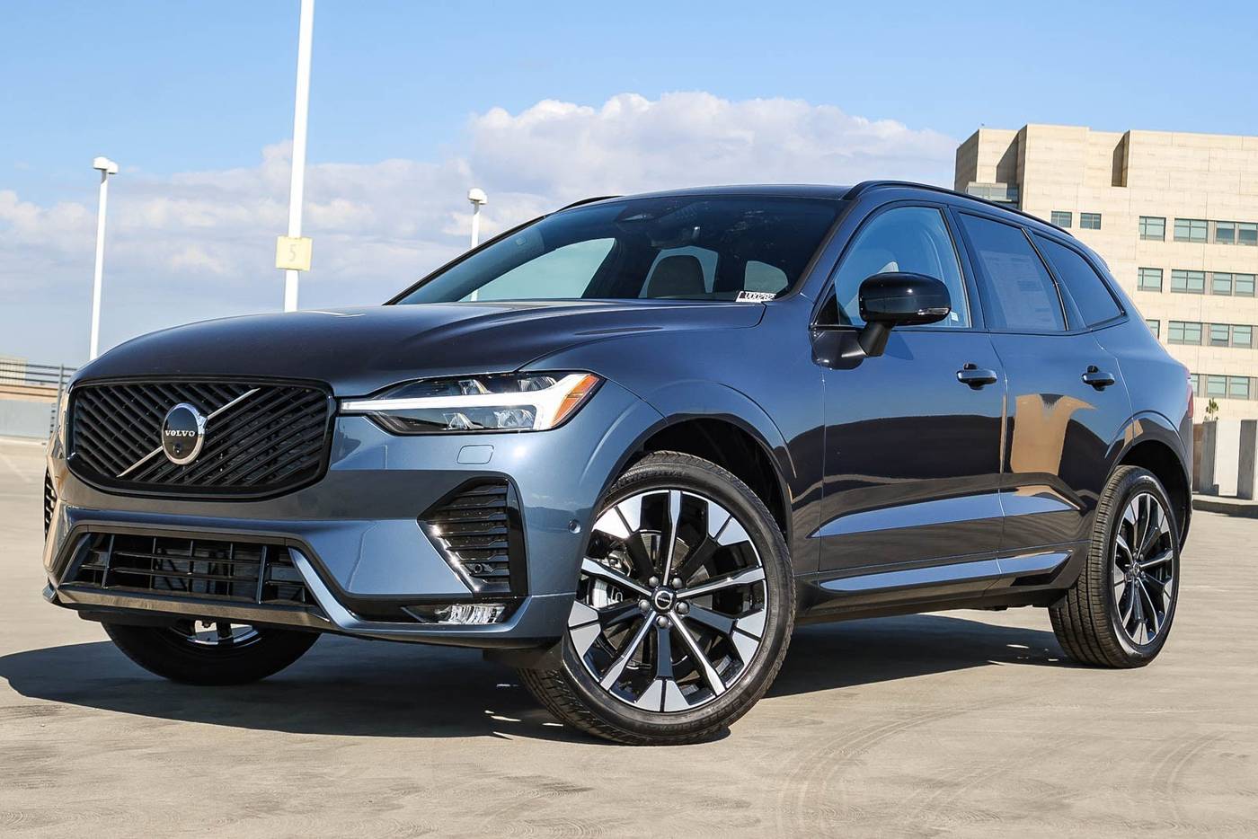 2026 Volvo XC60 Plus — SUV — 14 mi — Fresno, CA