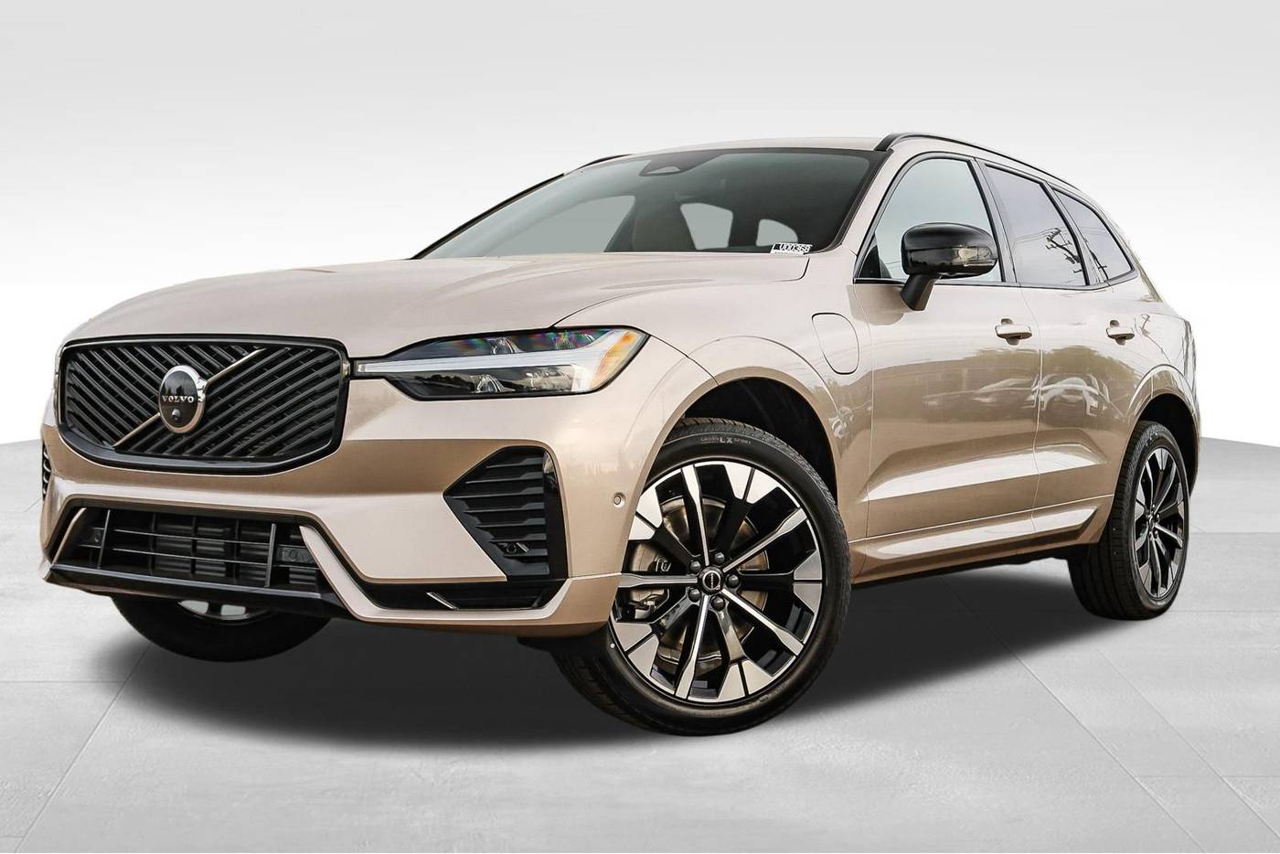 2026 Volvo XC60 T8 Plus