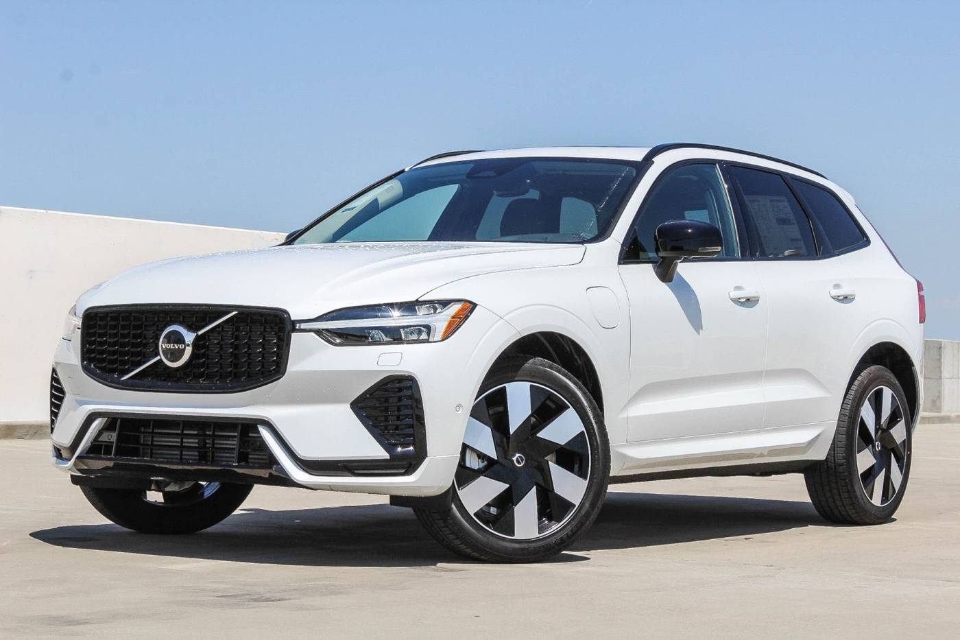 2024 Volvo XC60 Recharge Plus — SUV — 5,141 mi — Fresno, CA