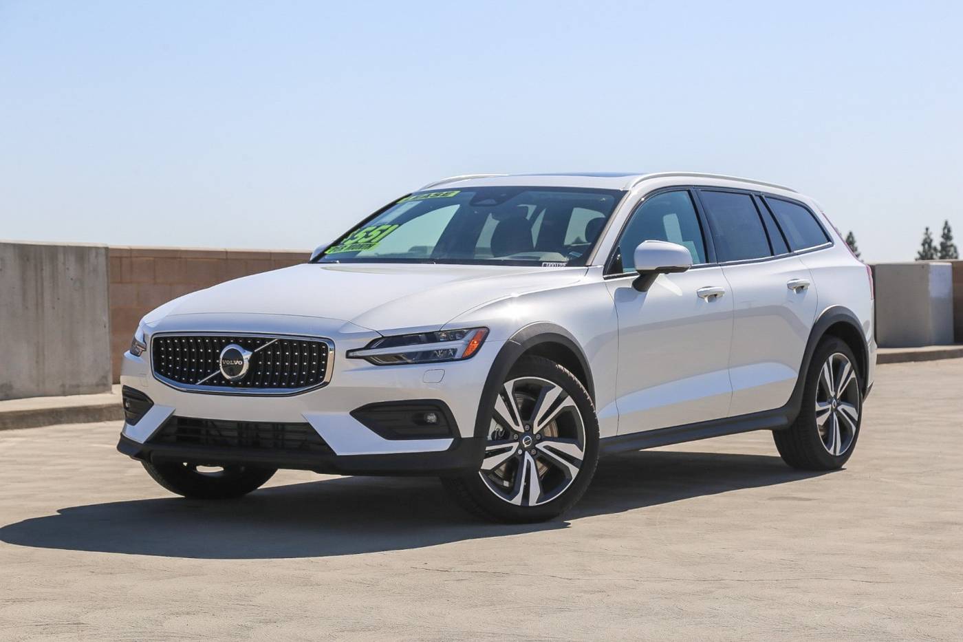 2024 Volvo V60 Cross Country Plus — Wagon — 2,178 mi — Fresno, CA