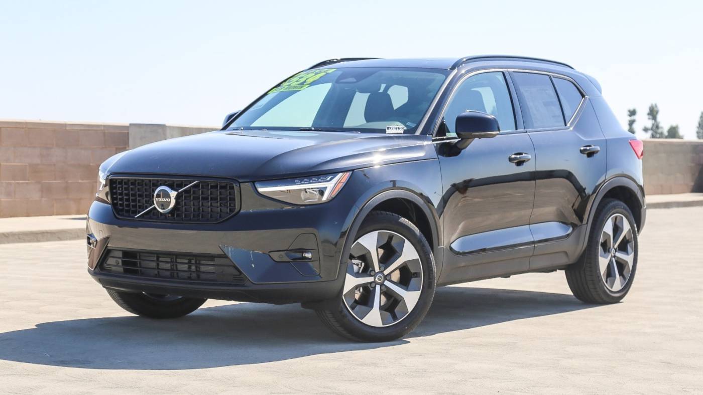 2025 Volvo XC40 Plus — SUV — 4,741 mi — Fresno, CA