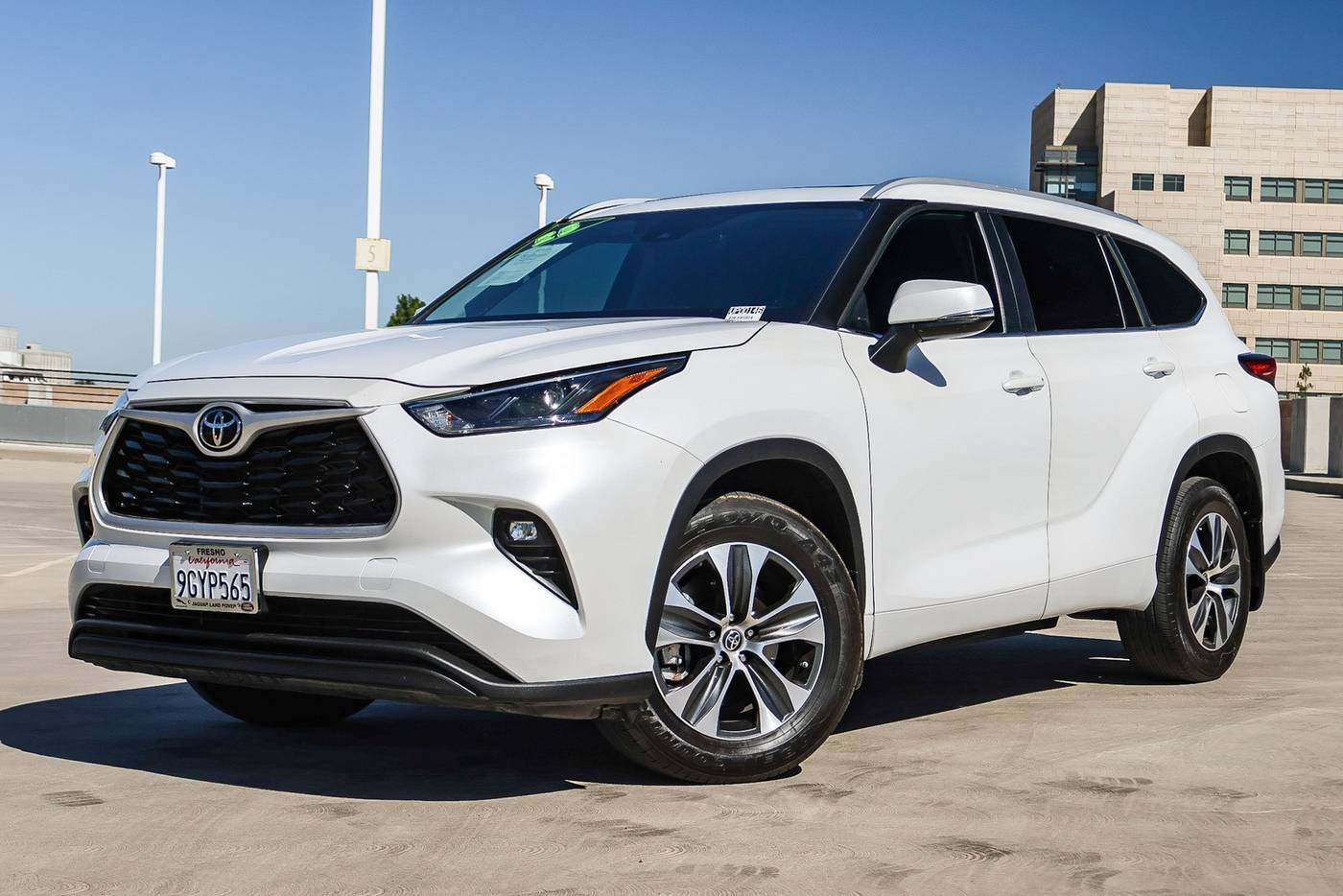 2023 Toyota Highlander XLE — SUV — 46,308 mi — Fresno, CA