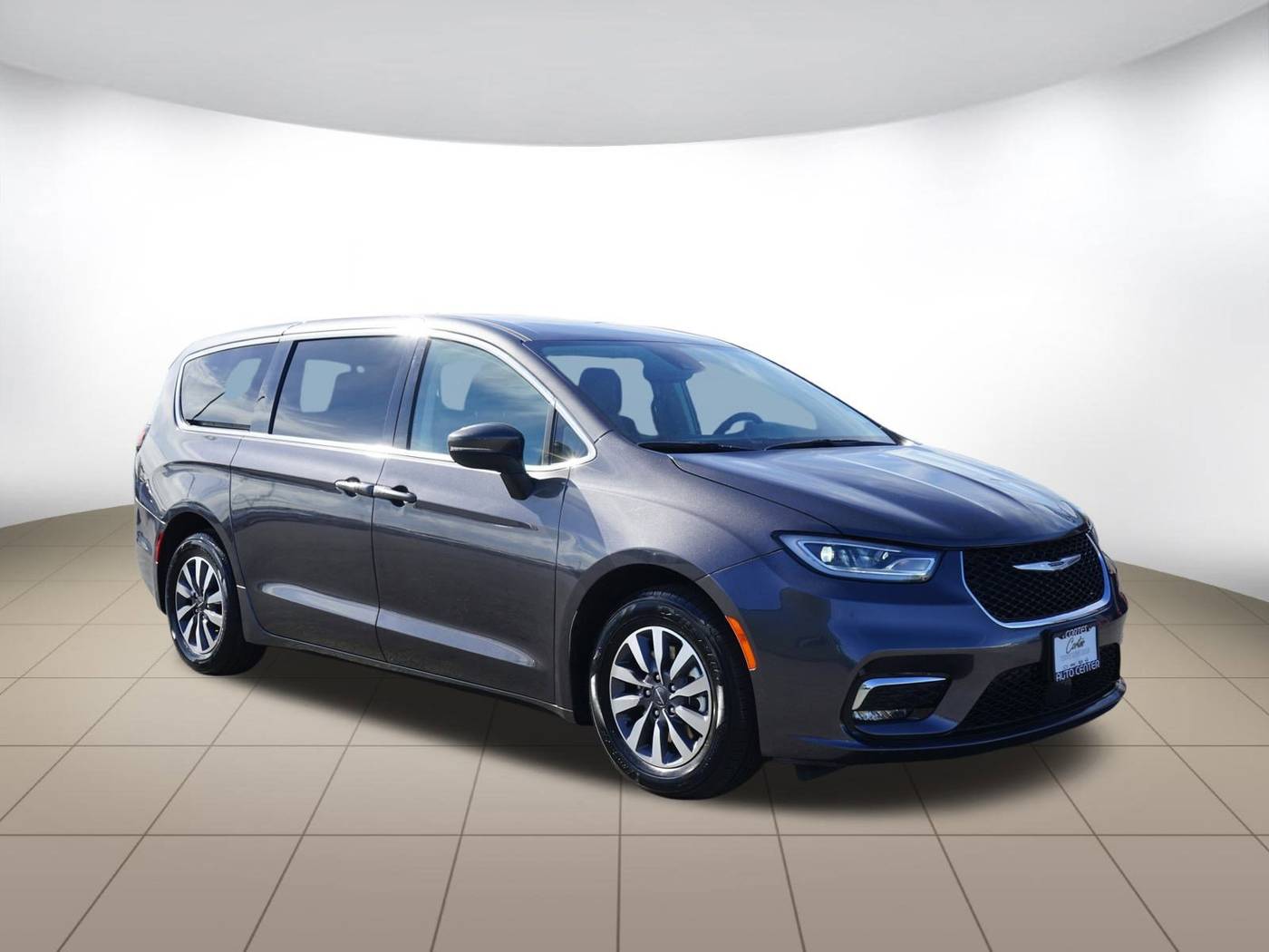 2023 Chrysler Pacifica Hybrid Touring L — Minivan — 53,042 mi — Burlington, WA