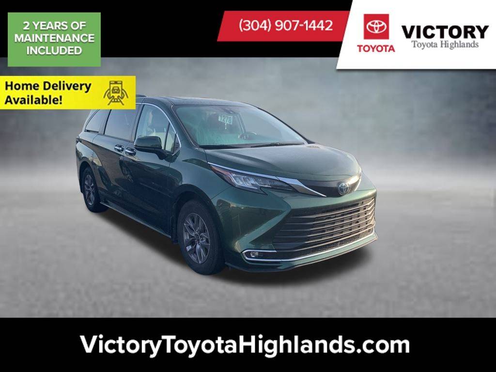 2022 Toyota Sienna XLE — Minivan — 42,866 mi — Triadelphia, WV