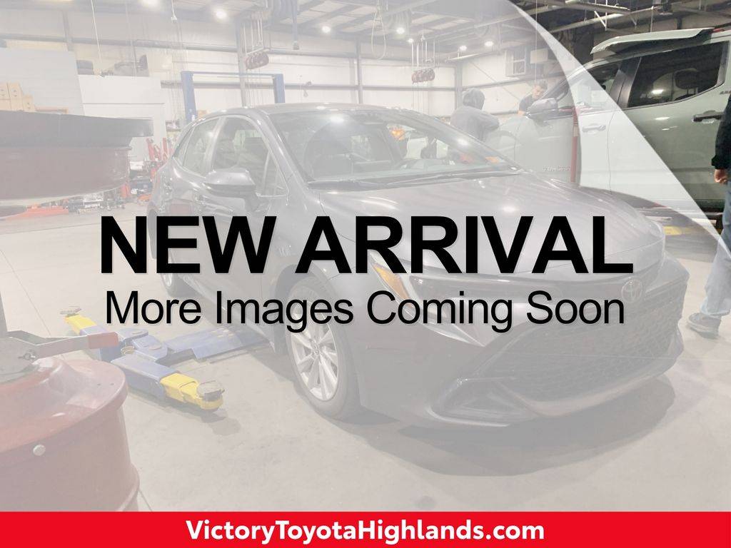 2025 Toyota Corolla Hatchback SE — Hatchback — 23,438 mi — Triadelphia, WV