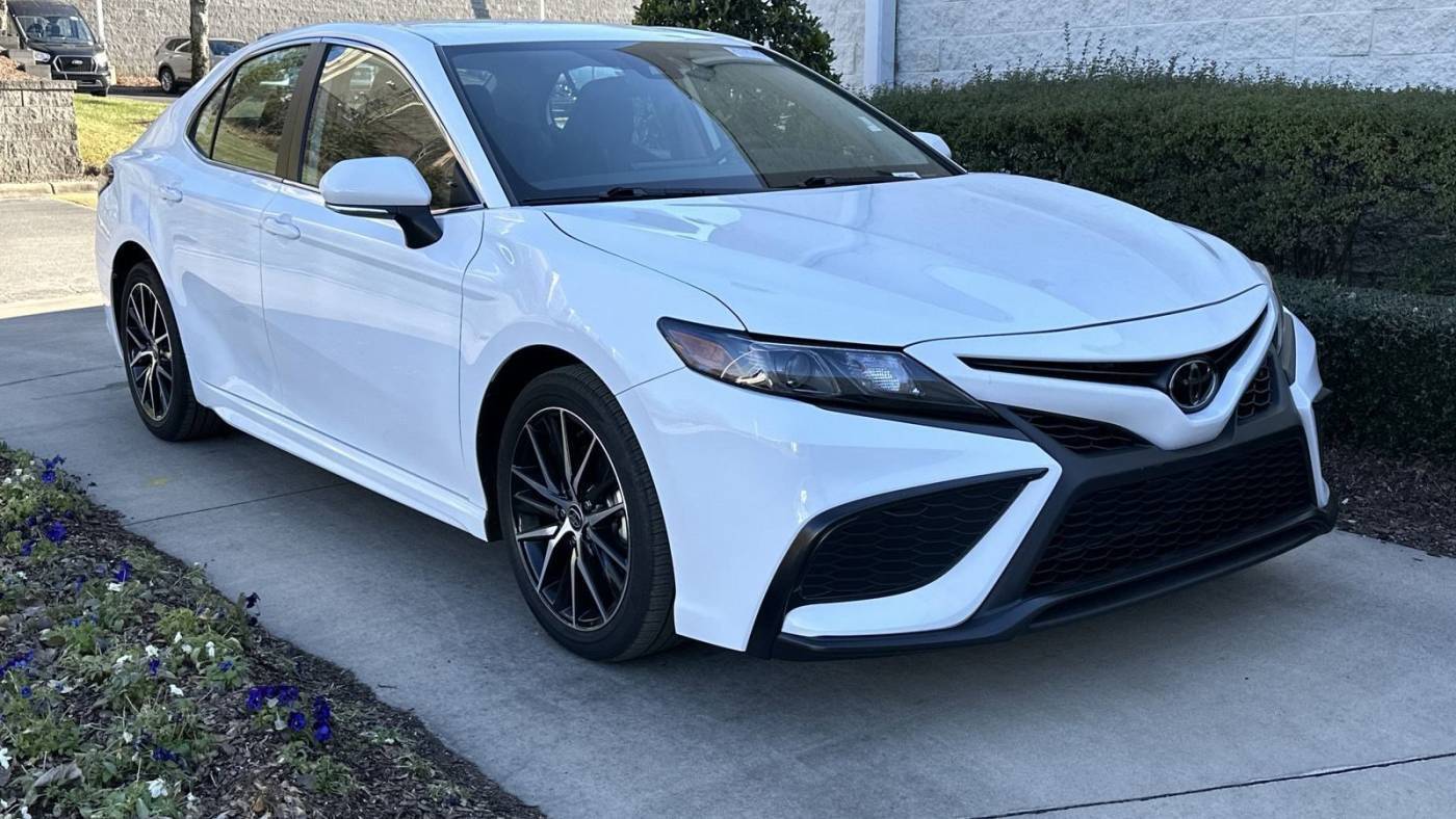 2023 Toyota Camry SE — Sedan — 20,041 mi — Concord, NC