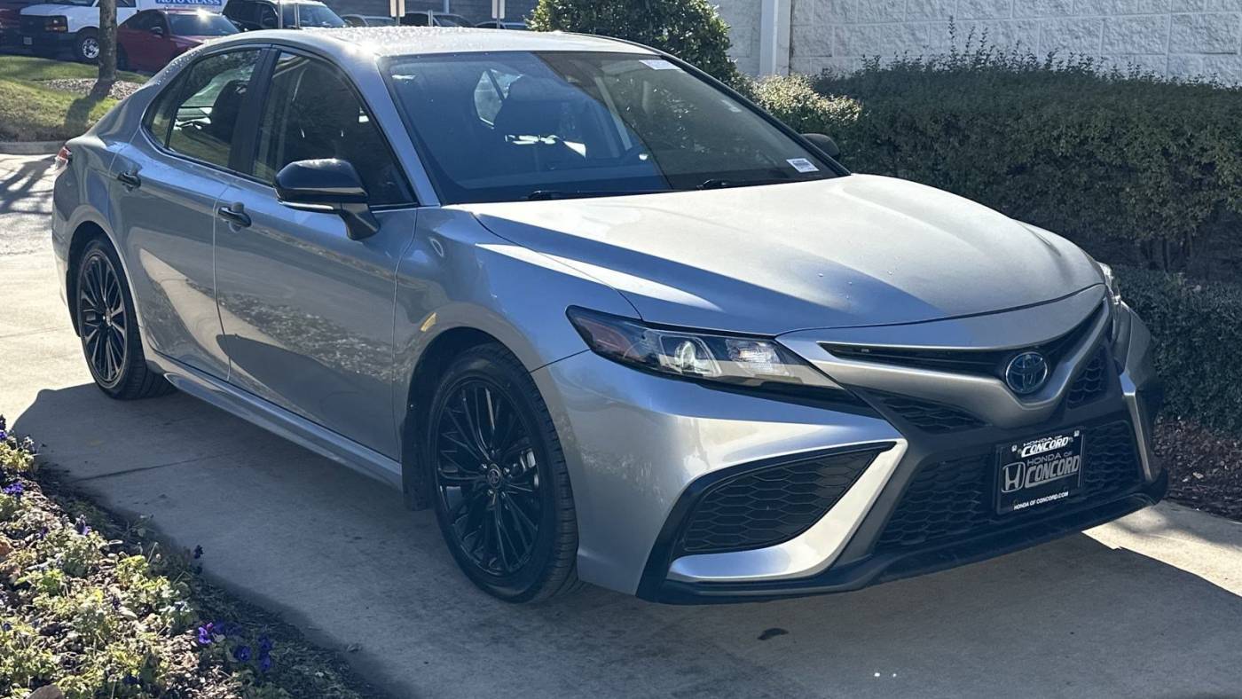 2022 Toyota Camry Hybrid SE Nightshade — Sedan — 34,114 mi — Concord, NC