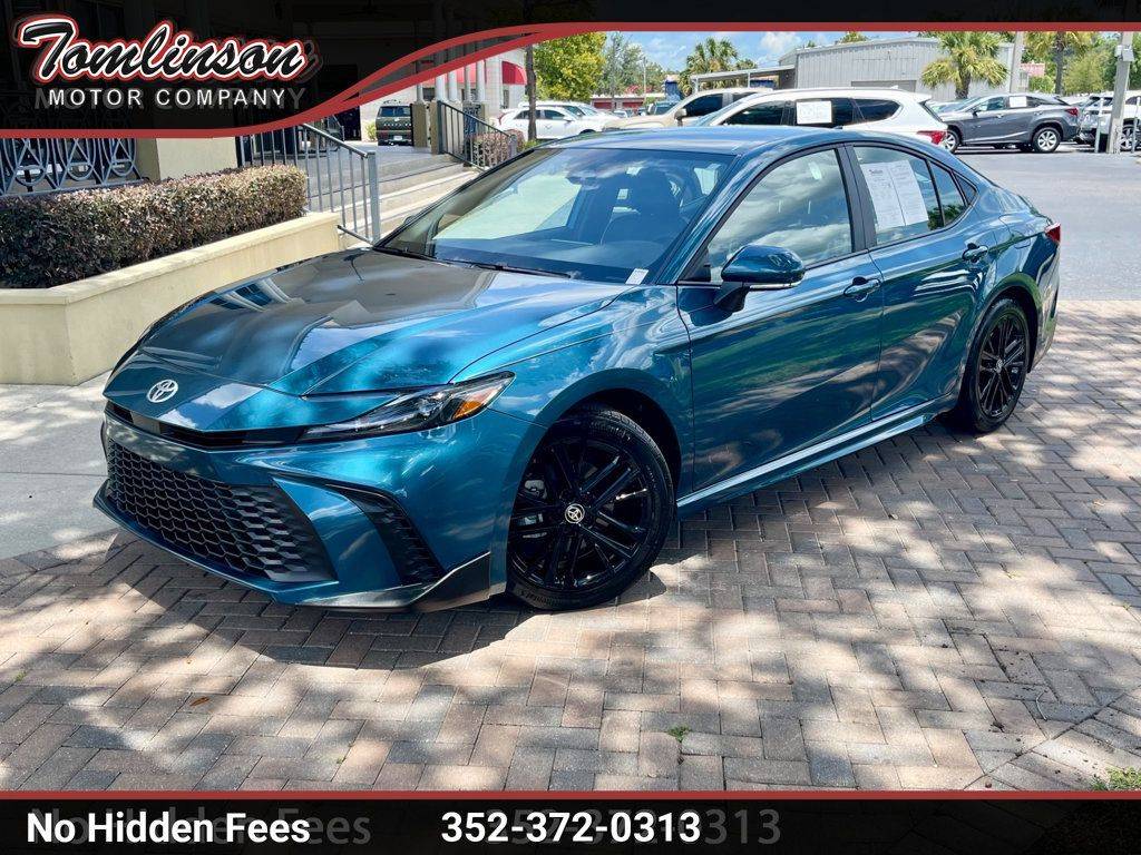 2025 Toyota Camry Hybrid SE — Sedan — 910 mi — Gainesville, FL