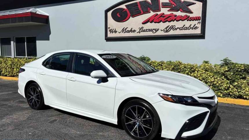 2022 Toyota Camry SE — Sedan — 55,278 mi — Melbourne, FL