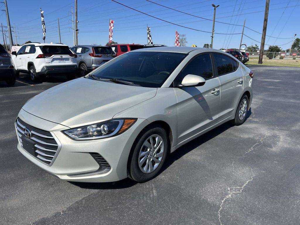 2017 Hyundai Elantra SE — Sedan — 96,844 mi — Savannah, GA